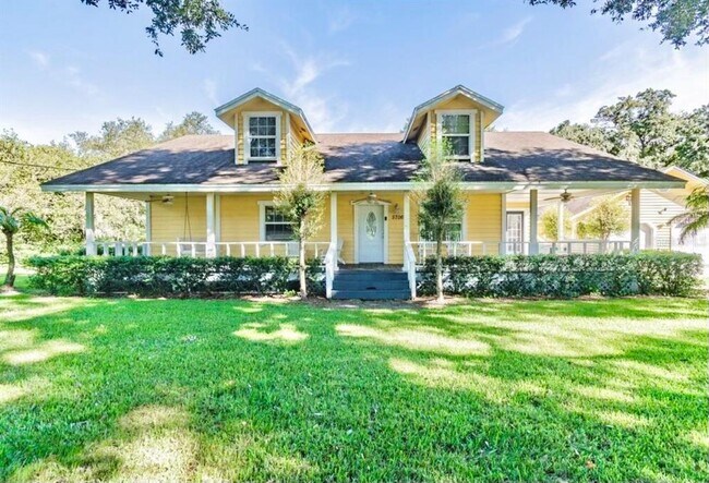 Foto del edificio - 5706 Glen Harwell Rd