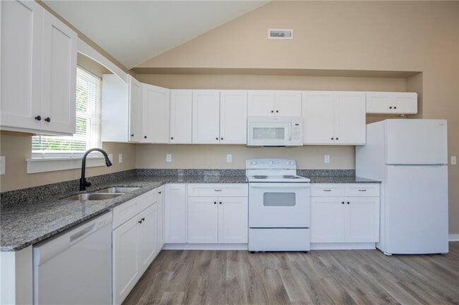 Building Photo - 8271 Elm Ln