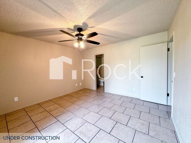 Building Photo - 7024-26 Woodlake Duplex