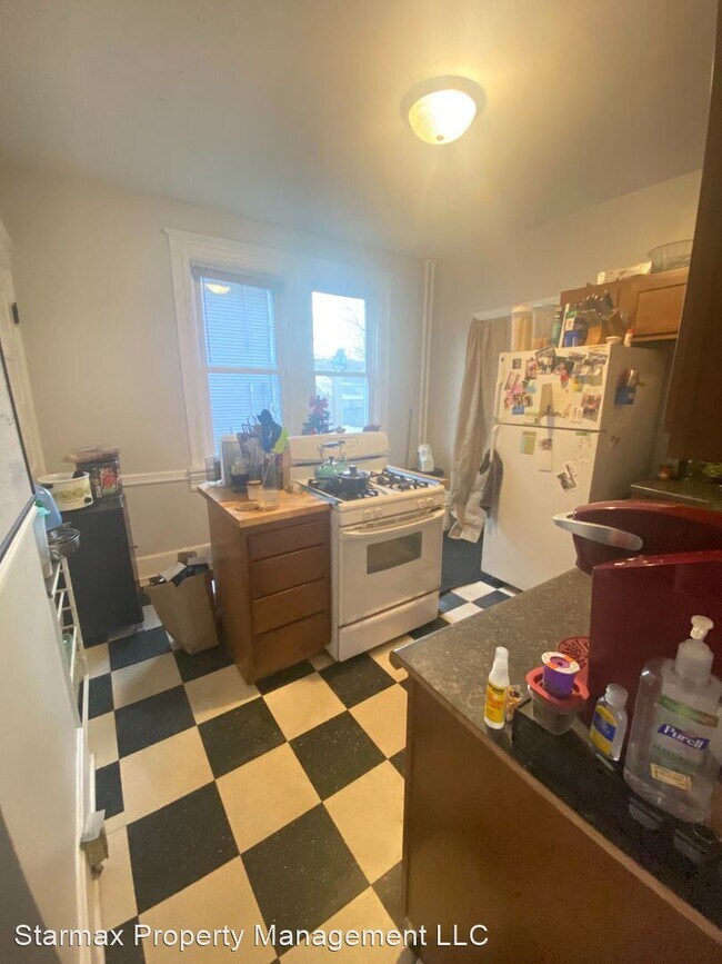 Foto del edificio - 4 br, 1.5 bath House - 1039 Lawson Ave.