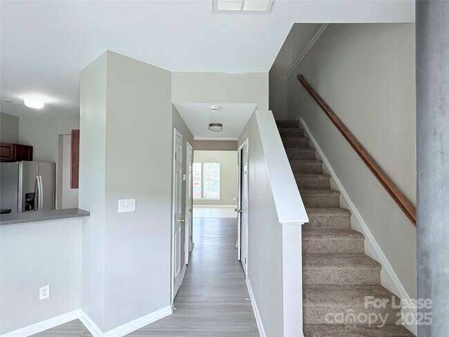 Foto del edificio - 4917 Sunburst Ln