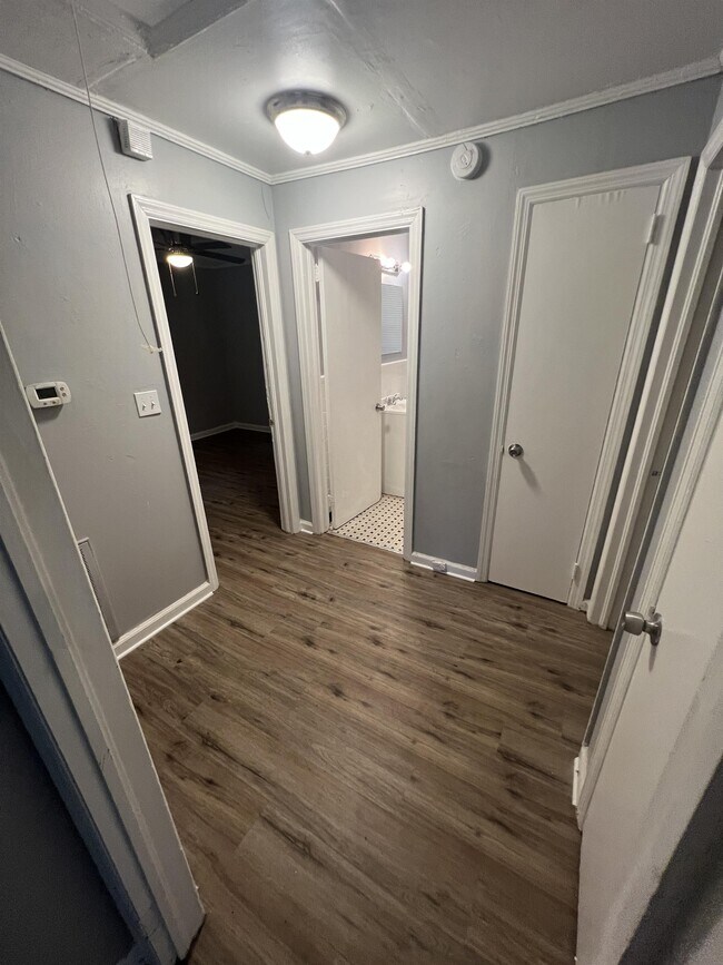 Foto del edificio - 2124 Bayswater Rd