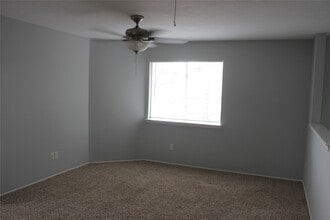 Building Photo - 1914 Wildwood Ridge Dr