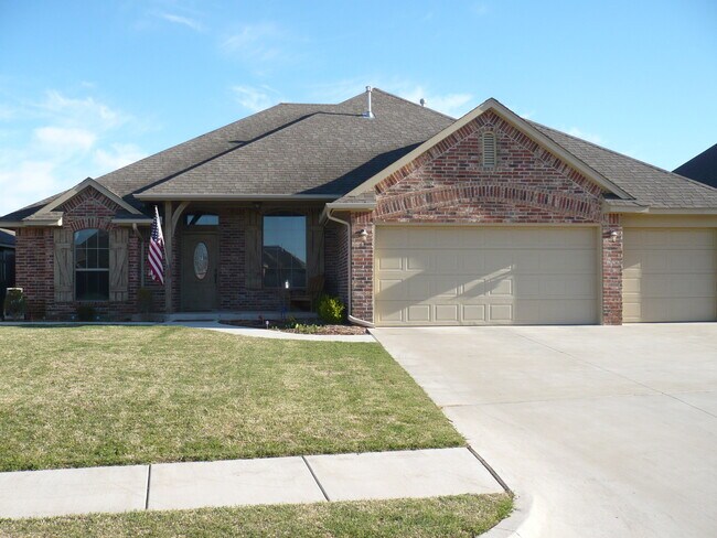 Building Photo - 3 Bed + Office - Edmond North - Spacious Home