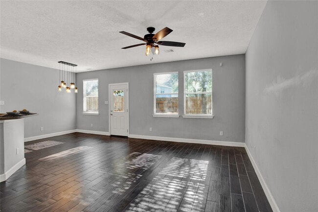 Foto del edificio - 326 Brandy Ridge Ln