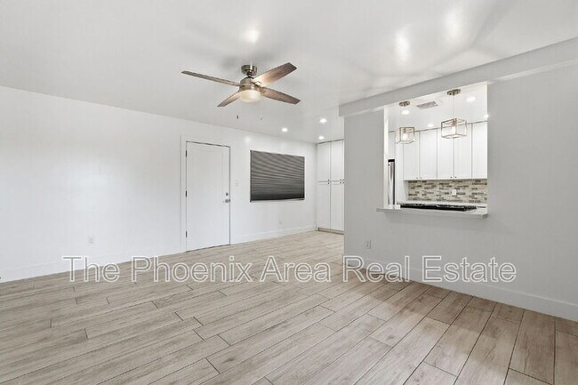 Foto del edificio - 4950 N Miller Rd