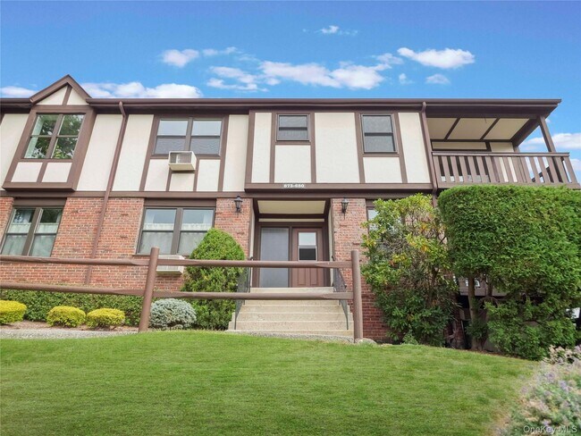 Foto del edificio - 680 Sierra Vista Ln