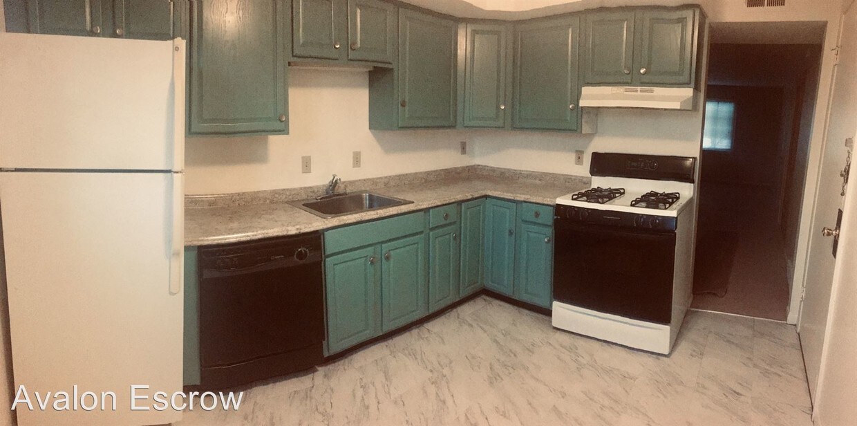 Building Photo - 21044 Southbend Cir