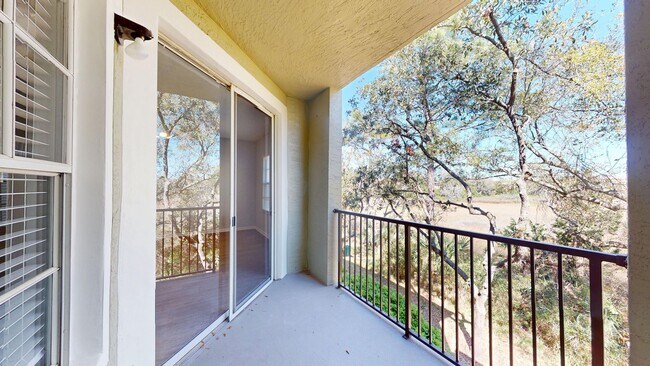 Foto del edificio - Nice 2 bedroom, 2 bathroom condo in the he...