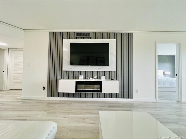 Foto del edificio - 10044 S Ocean Dr