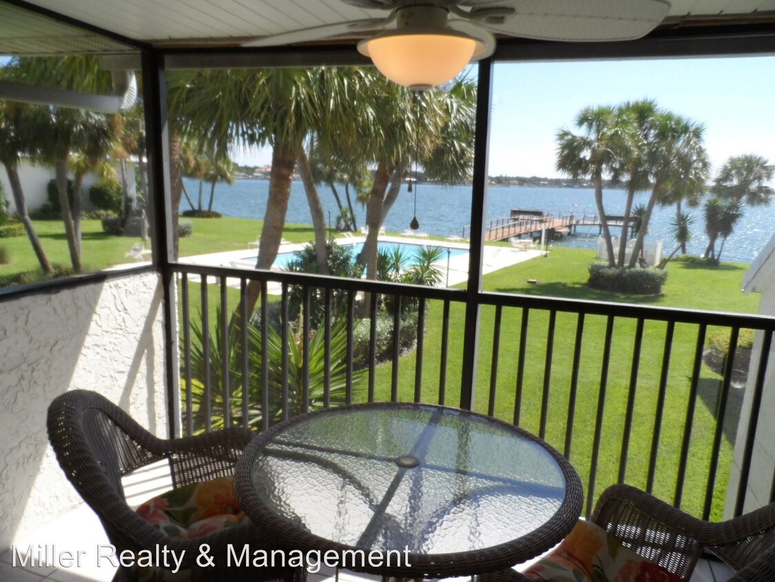Primary Photo - 7310 Sunshine Skyway Ln S