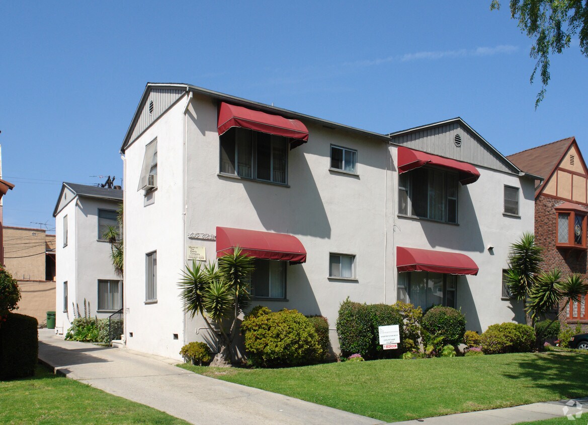 Primary Photo - 6079 Saturn St