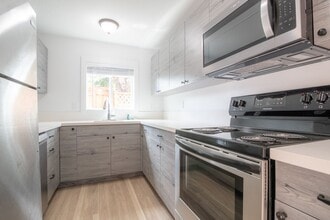 Building Photo - 4845 SE 65th Ave