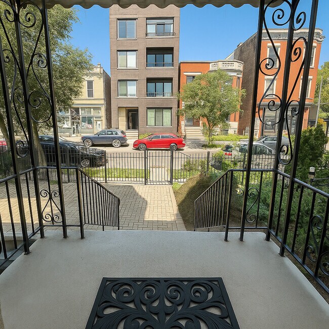 Foto del edificio - 3607 W Wrightwood Ave