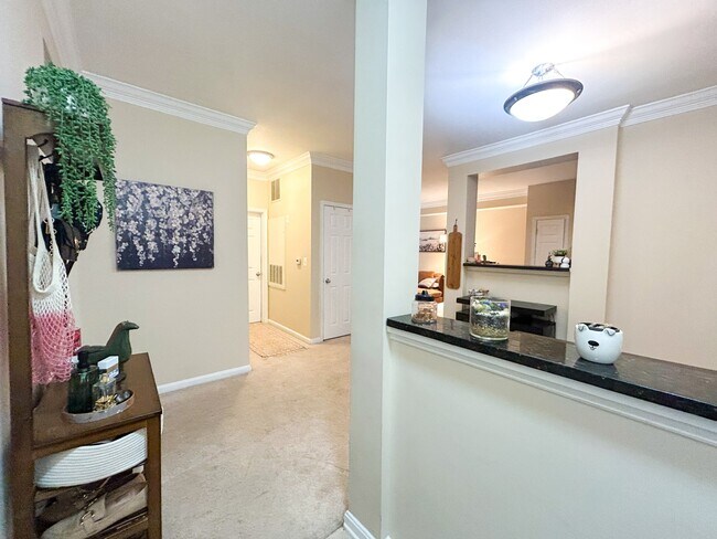 Foto del edificio - 4854 Eisenhower Ave