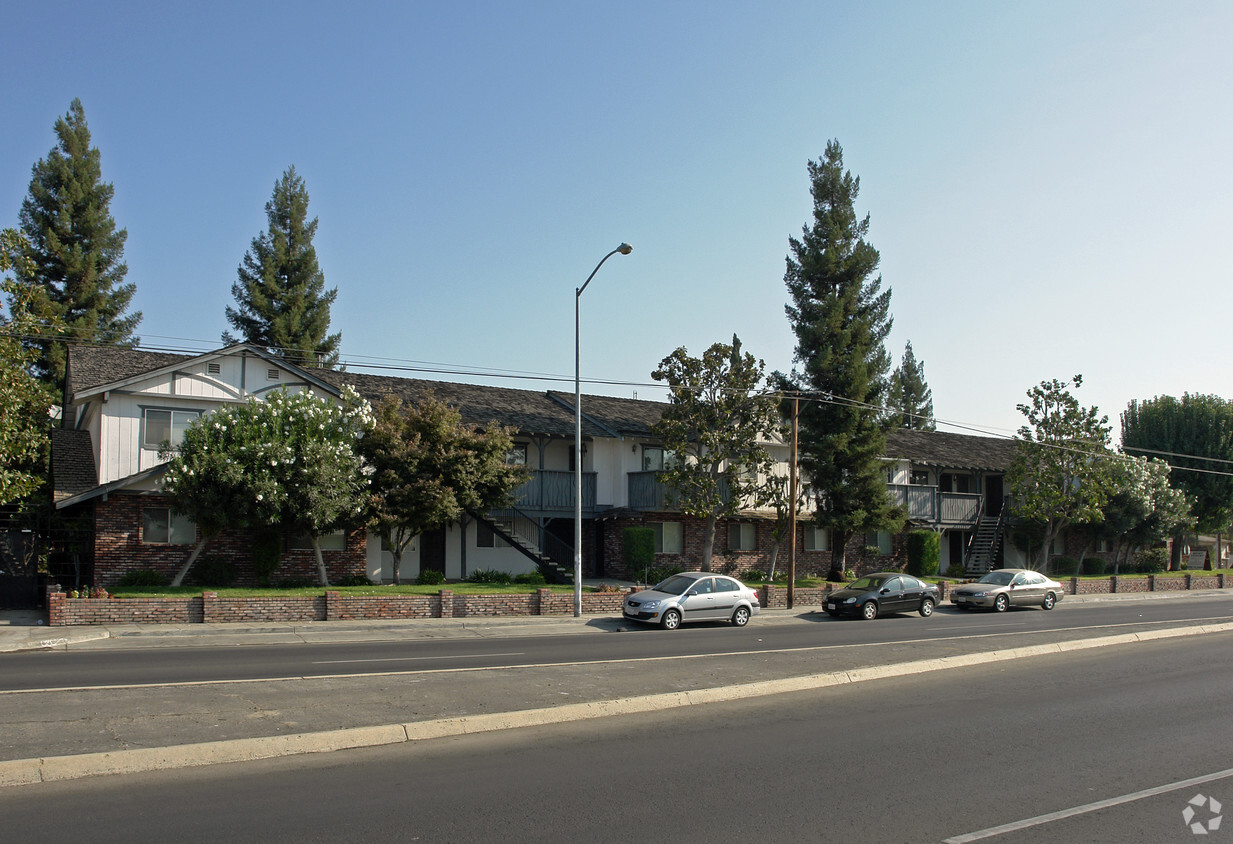 Foto del edificio - Kings Court Apartments
