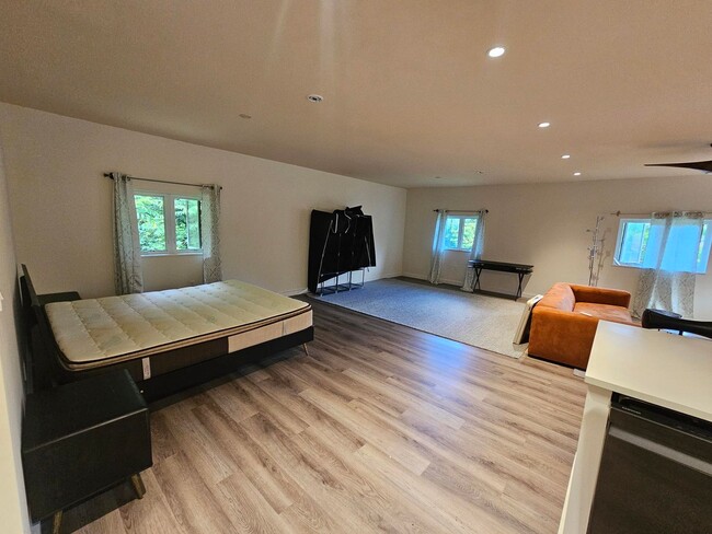 Foto del edificio - Fully Furnished Studio in Nuuanu with Util...