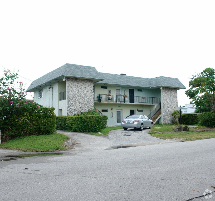 Primary Photo - 16601 NE 7th Ave