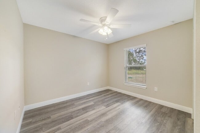 Building Photo - 67 Olive Dr