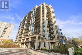 Building Photo - 520-520 Steeles Ave W