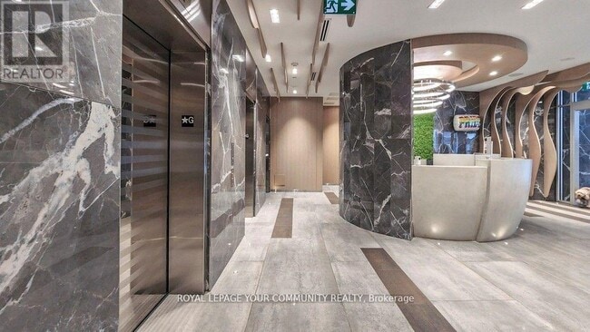 Building Photo - 21 Carlton St.