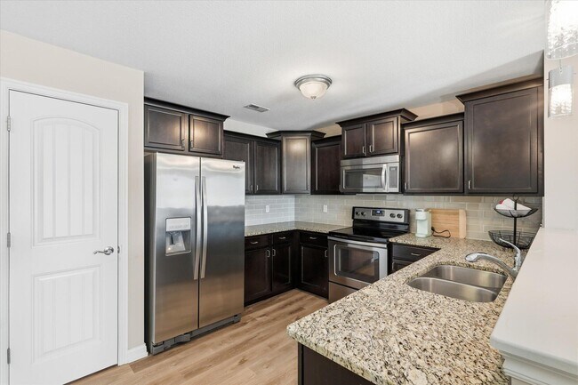 Foto del edificio - 2212 Chapel Hill Rd