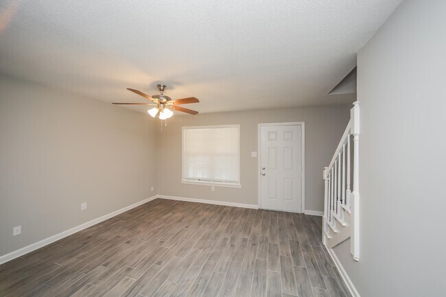 Foto del edificio - 5495 Flowering Peach Dr