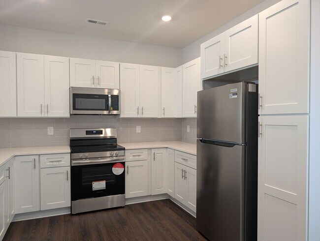 Foto del edificio - New Build end-unit townhome in the Druid H...