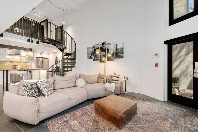 Foto del edificio - 329 N West Ave