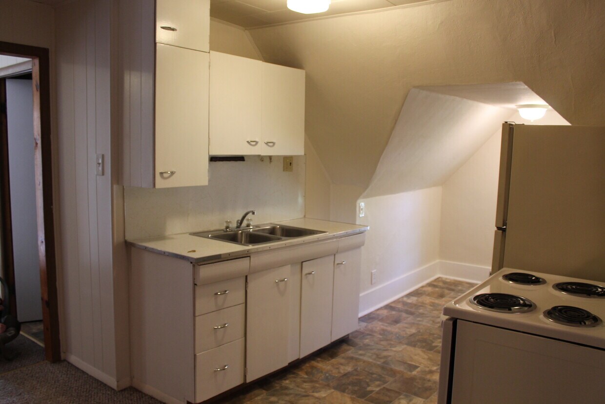 507 N. Elson, Apt. 3 Unit 3, Kirksville, MO 63501 Apartments in