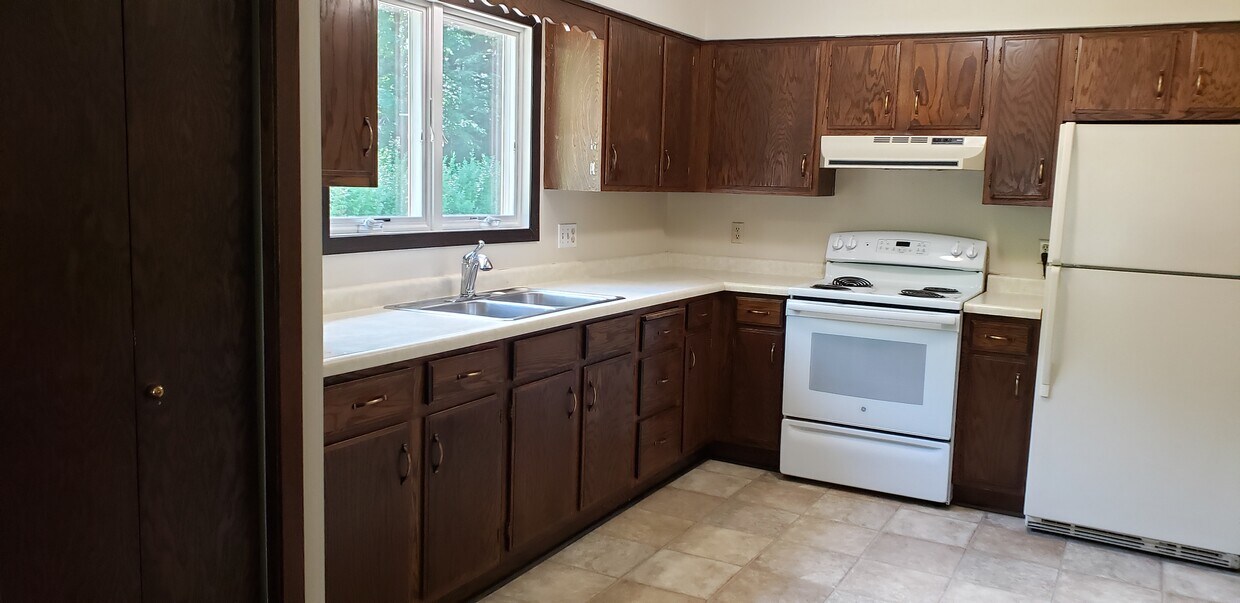 Foto del edificio - 310 Oak St N