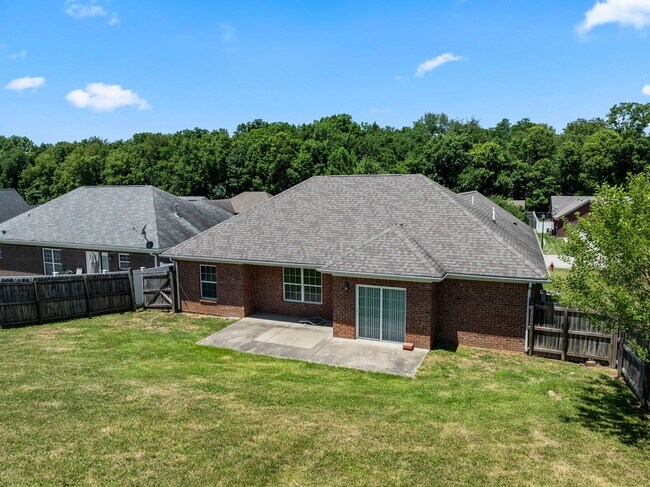 Building Photo - 3 bedromm 2 bath in Charlestown Indiana
