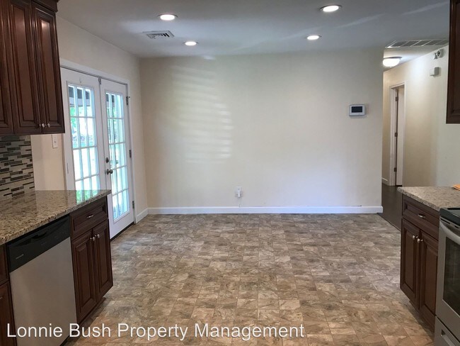 Building Photo - 4 br, 2 bath House - 3920 Old Farm Rd