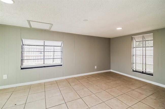 Building Photo - 6818 Massa Ct
