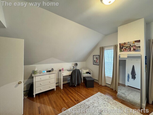 Foto del edificio - 25 Fourth St Unit #2