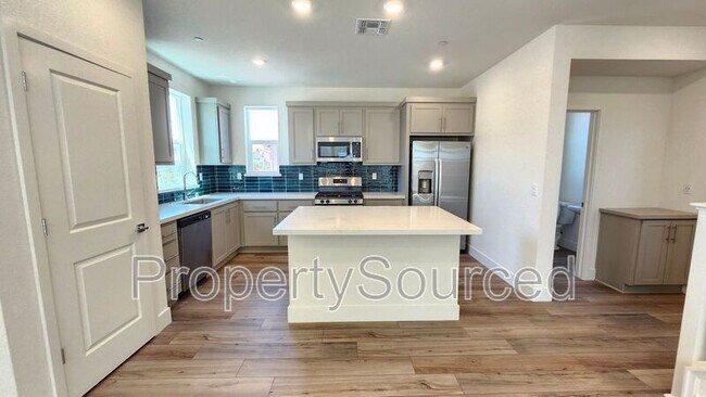 Foto del edificio - 17832 Reunion St