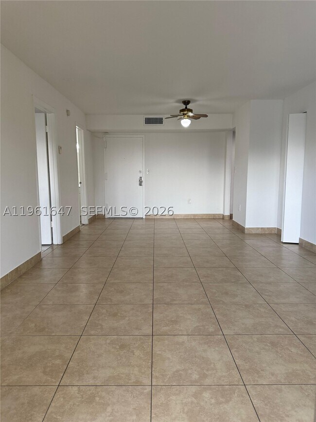 Foto del edificio - 4805 NW 7th St