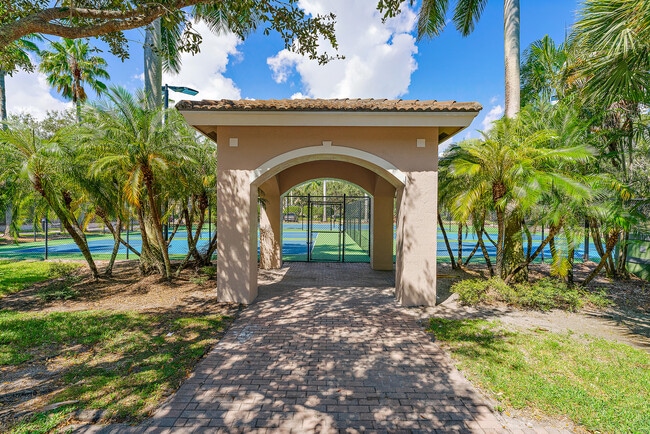 Building Photo - 2806 Veronia Dr