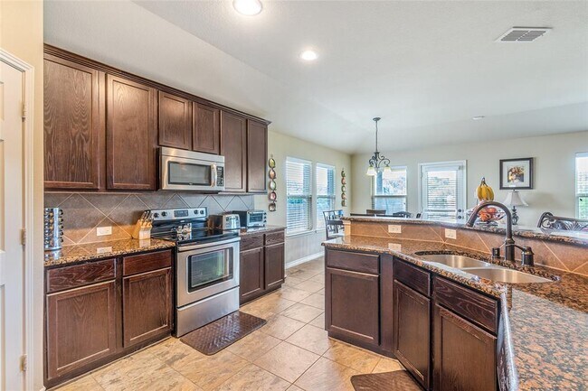 Building Photo - 5727 Mountain Hollow Dr