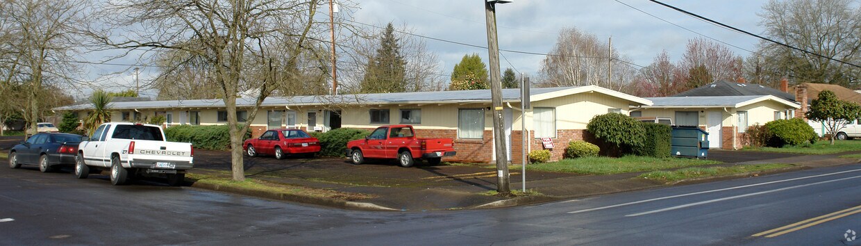Building Photo - Squire Apartments