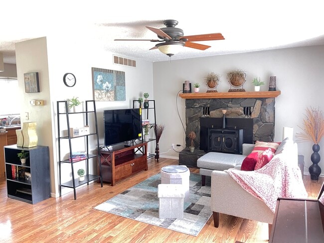 Building Photo - 114 E Liberty St