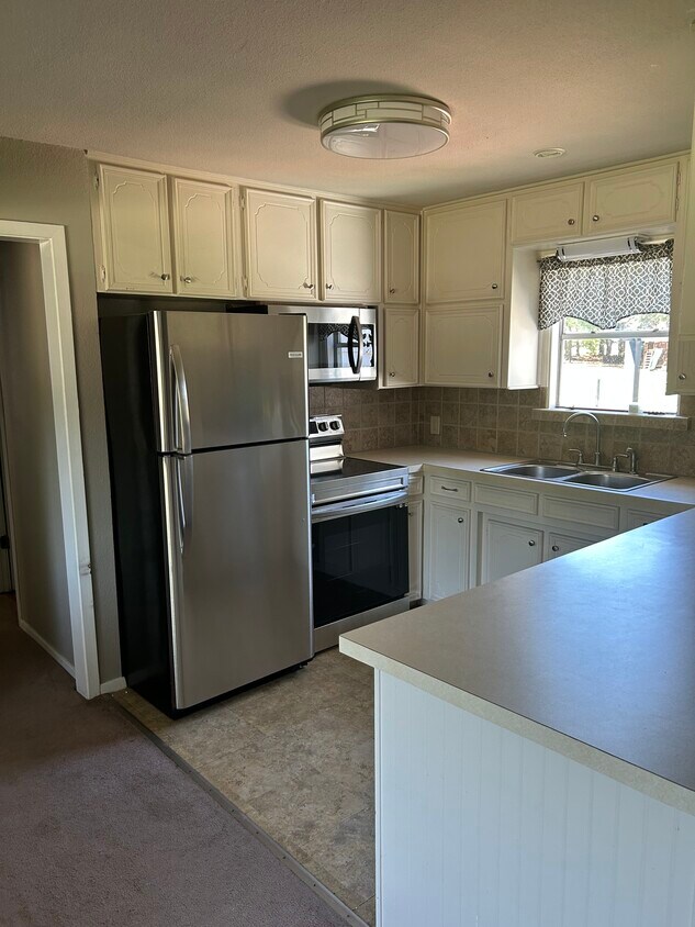 Foto del edificio - 6212 L D Lockett Rd