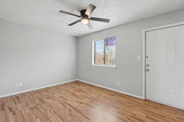 Foto del edificio - 1045 S Happy Hollow Rd