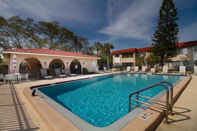Building Photo - 1750 Belleair Forest Dr