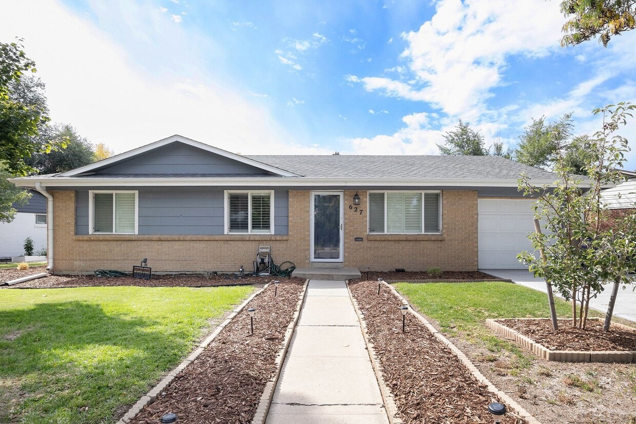 Primary Photo - 4 Bedroom 2 Bathroom House-Available NOW!