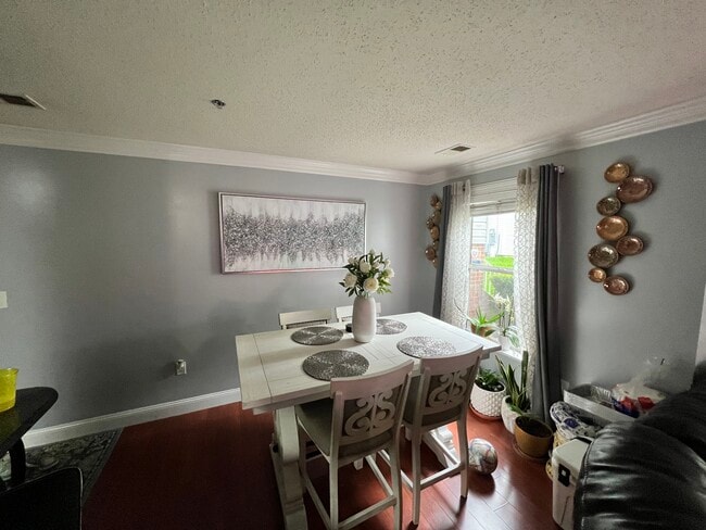Photo - 14200 Valleyfield Dr Apartment