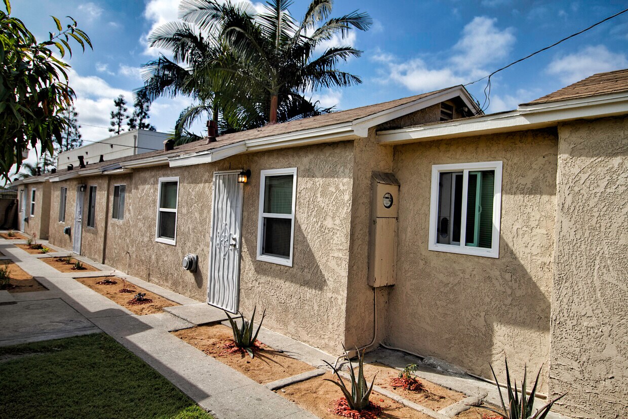Building Photo - 8740 Chester St