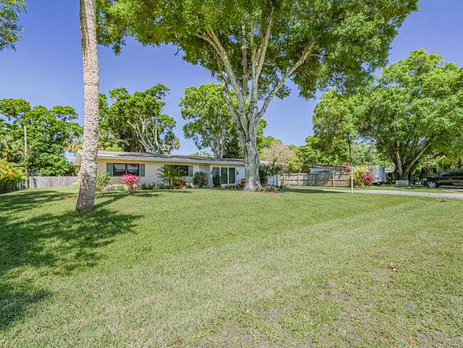 Foto del edificio - 855 28th Ave