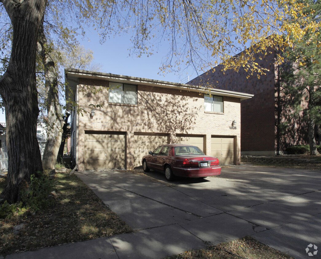 4838 Walker Ave, Lincoln, NE 68504 Apartments in Lincoln, NE
