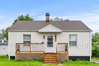 Building Photo - 4841 Pierce St